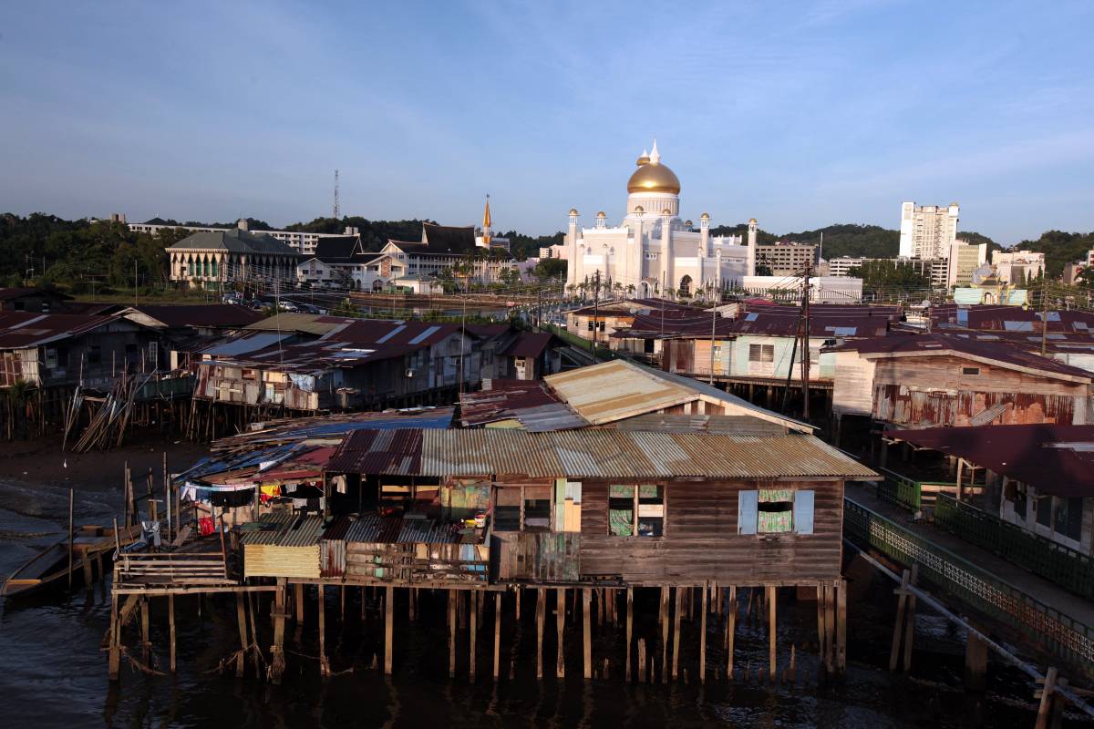 Half-Day City Tour & Water Village