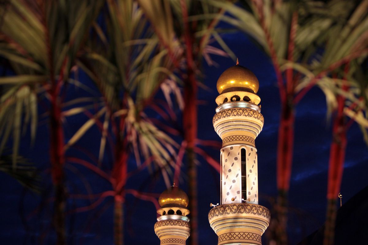 Full-Day City Tour & Water Village